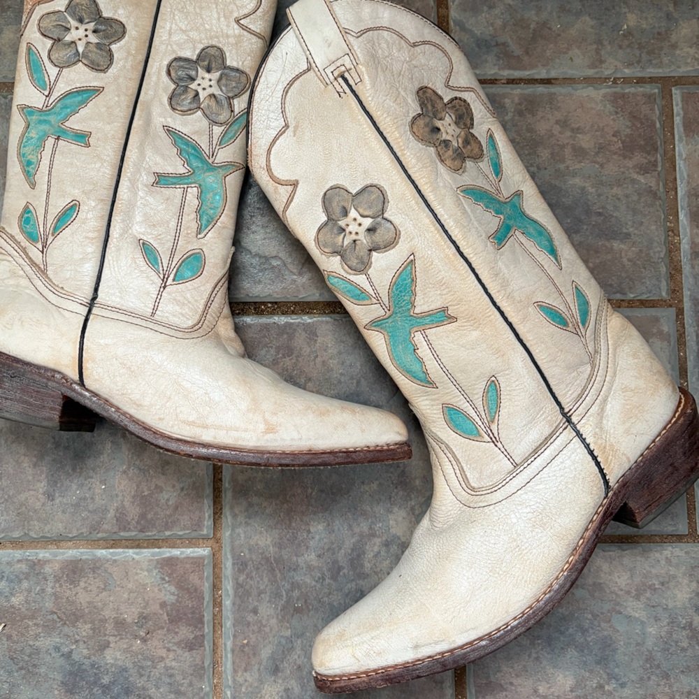 BED STU Rare boots VALENCIA NECTAR LUX Floral Bird White Green Red Blue Size 8.5